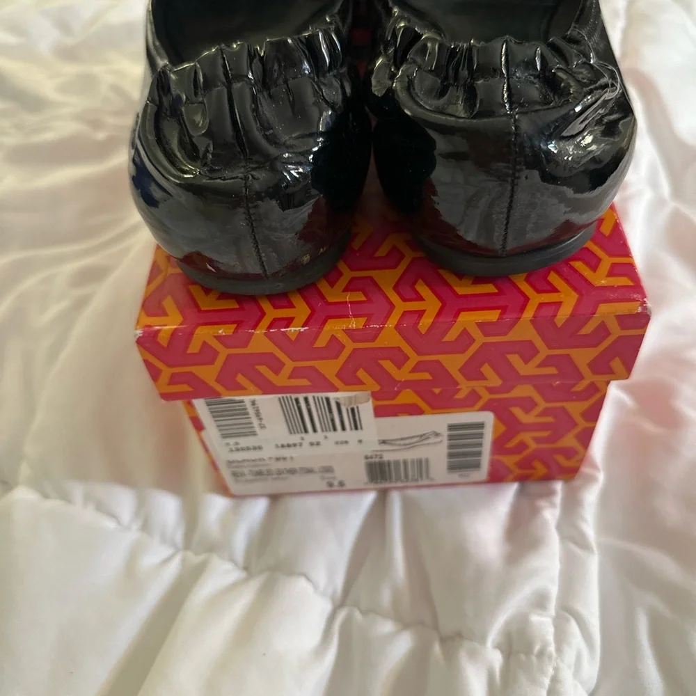 Tory Burch Black patent Leather REVA BALLET Slip-on Everyday Biz-Casual FLATS - Picture 4 of 8